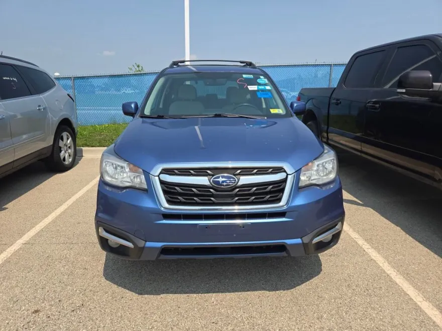 2017 Subaru Forester 2.5i Premium photo 1