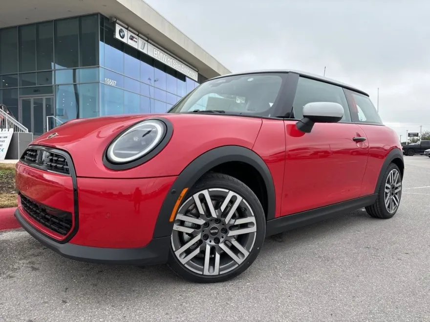 2025 Mini Cooper Signature photo 1