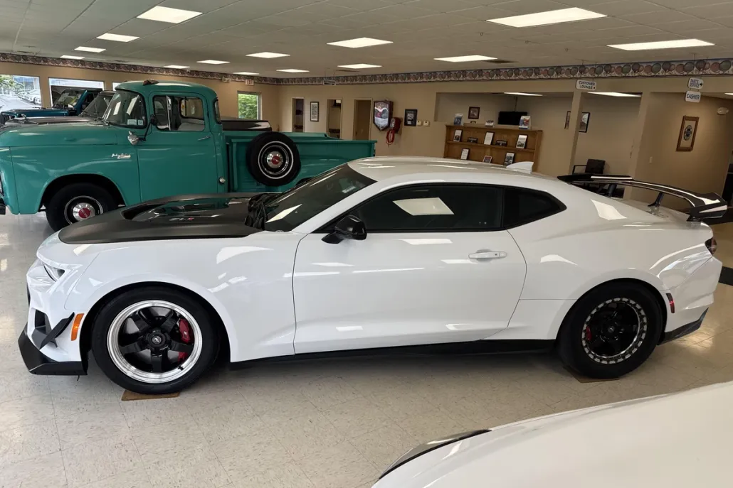 2019 Chevrolet Camaro ZL1 photo 1