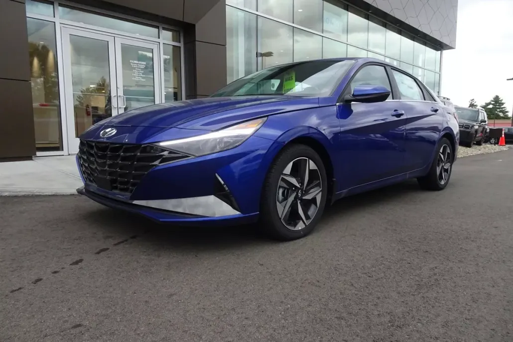 2023 Hyundai Elantra Limited photo 1