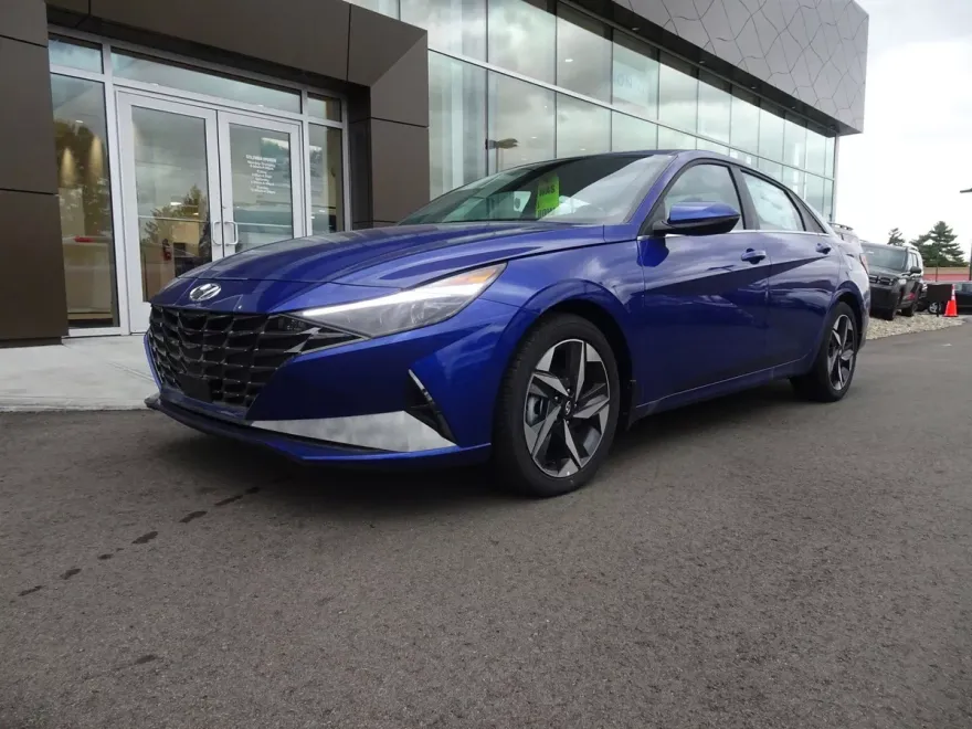 2023 Hyundai Elantra Limited photo 1