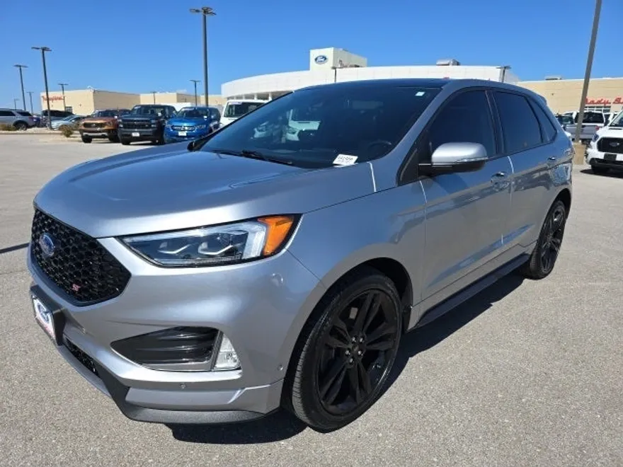 2022 Ford Edge ST photo 1