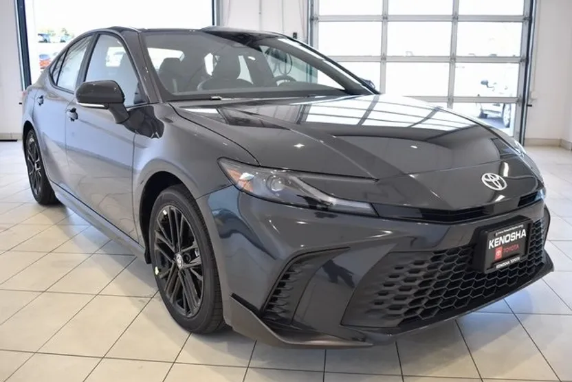 2026 Toyota Camry SE photo 1