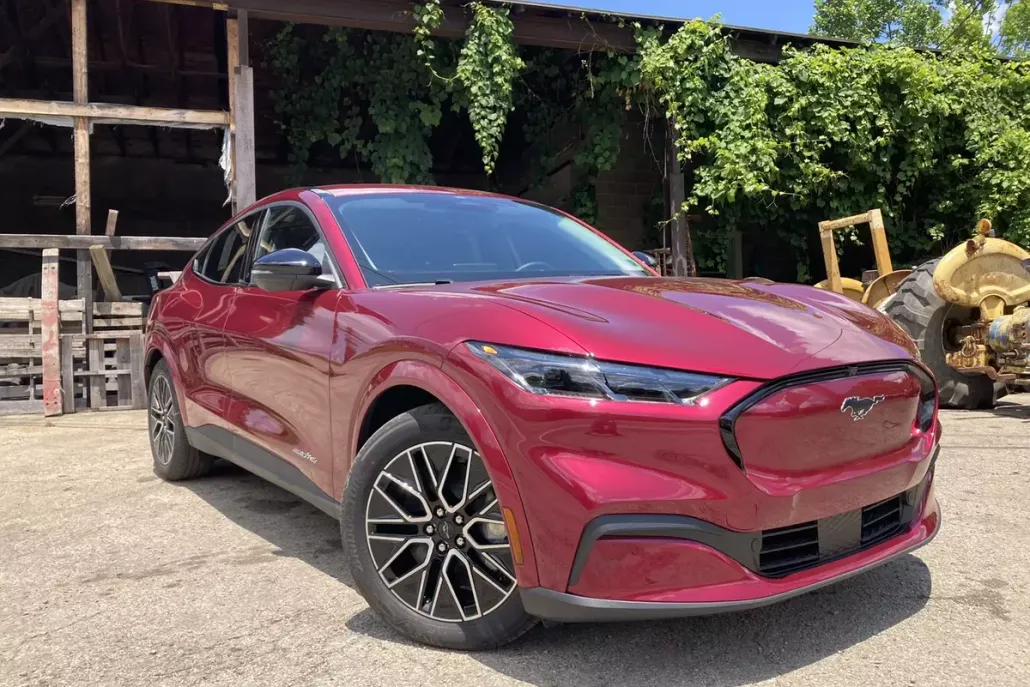 2025 Ford Mustang Mach-E Premium photo 1