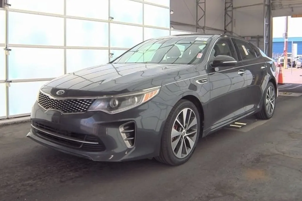 2017 Kia Optima SX photo 1