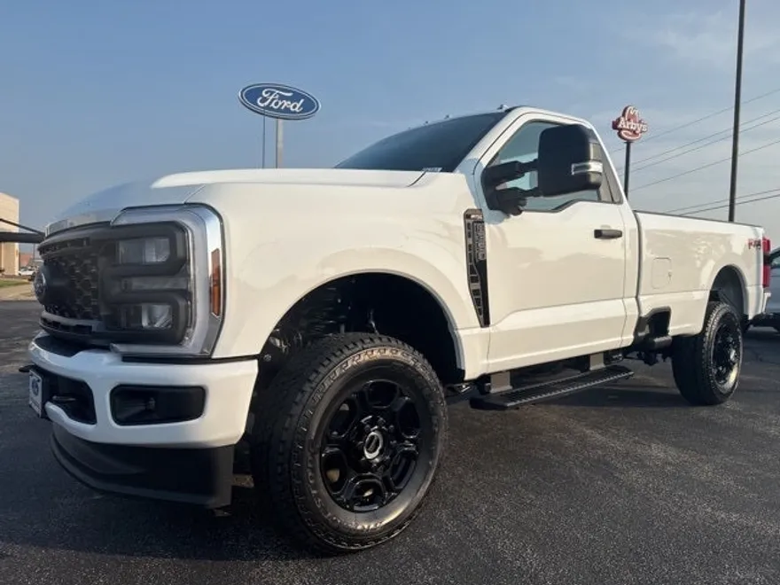 2025 Ford F-350 photo 1