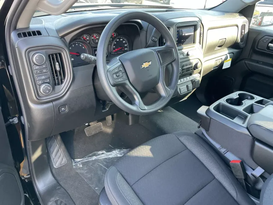 2026 Chevrolet Silverado 1500 Custom photo 1
