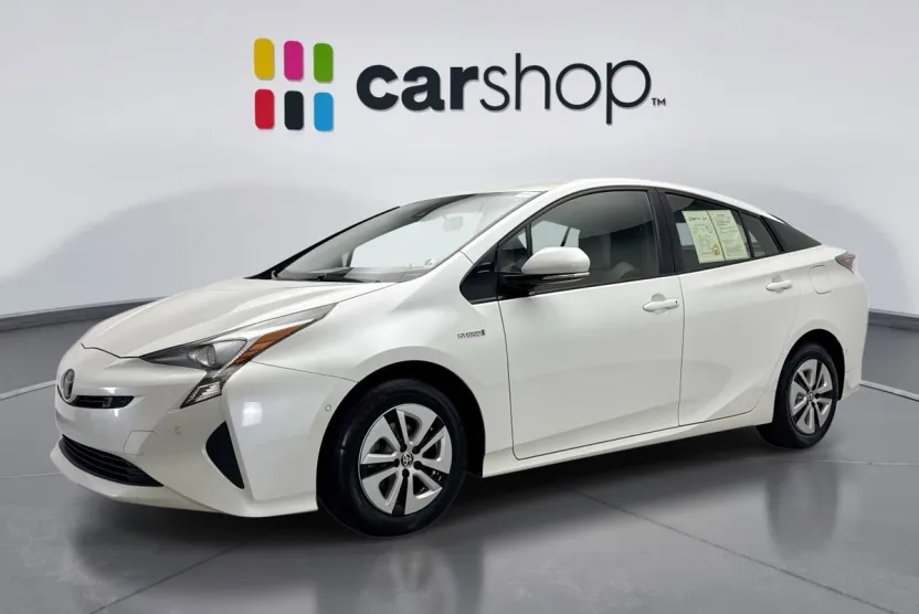 2017 Toyota Prius One Two photo 1