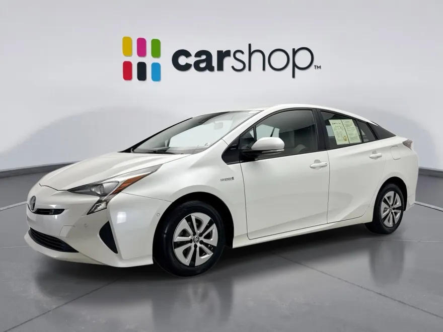 2017 Toyota Prius One Two photo 1