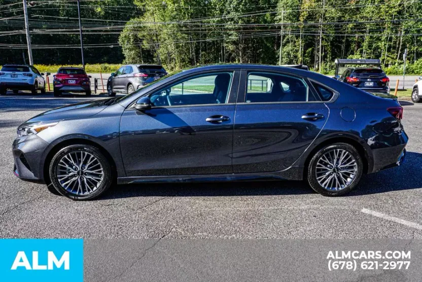 2023 Kia Forte GT-Line photo 1