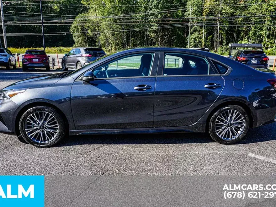 2023 Kia Forte GT-Line photo 1