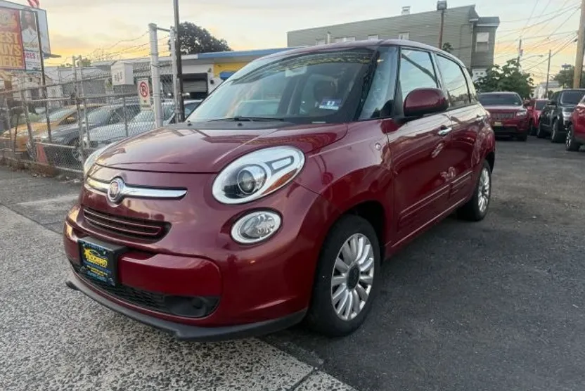 2017 Fiat 500L Pop photo 1