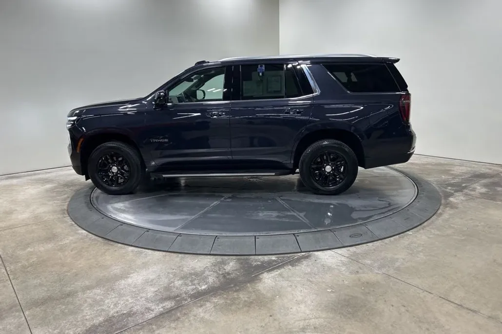 2025 Chevrolet Tahoe LS photo 1