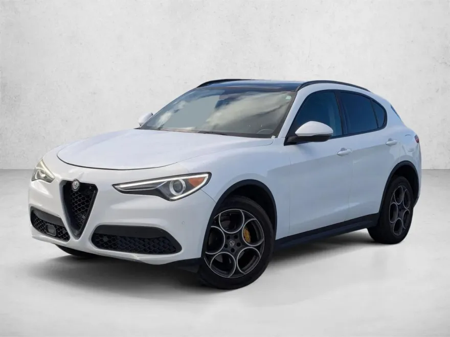 2019 Alfa Romeo Stelvio Sport photo 1