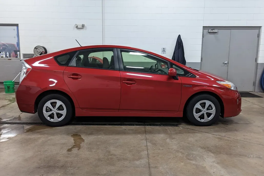 2012 Toyota Prius Base photo 1