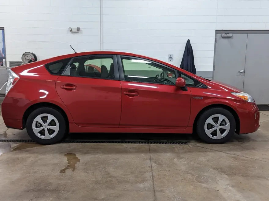 2012 Toyota Prius Base photo 1