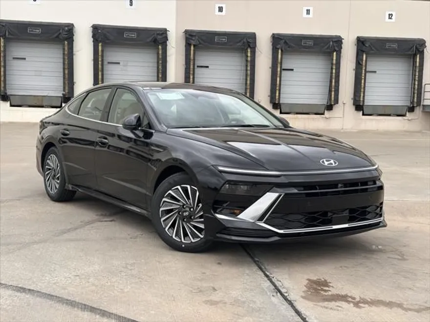 2025 Hyundai Sonata Hybrid Limited photo 1