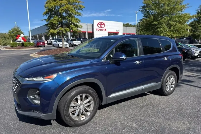 2020 Hyundai Santa Fe SE photo 1