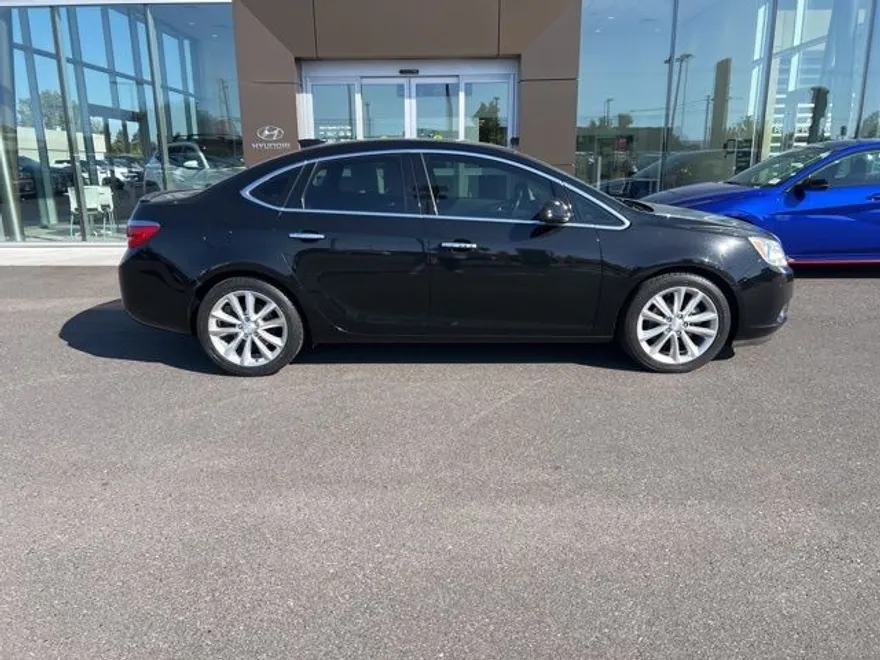 2016 Buick Verano Leather photo 1