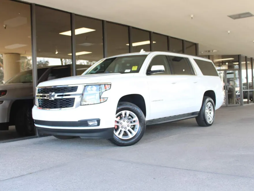 2019 Chevrolet Suburban LT photo 1