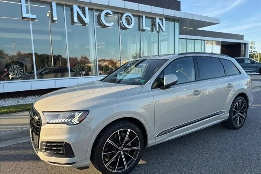 2022 Audi Q7 Prestige 55 photo 1