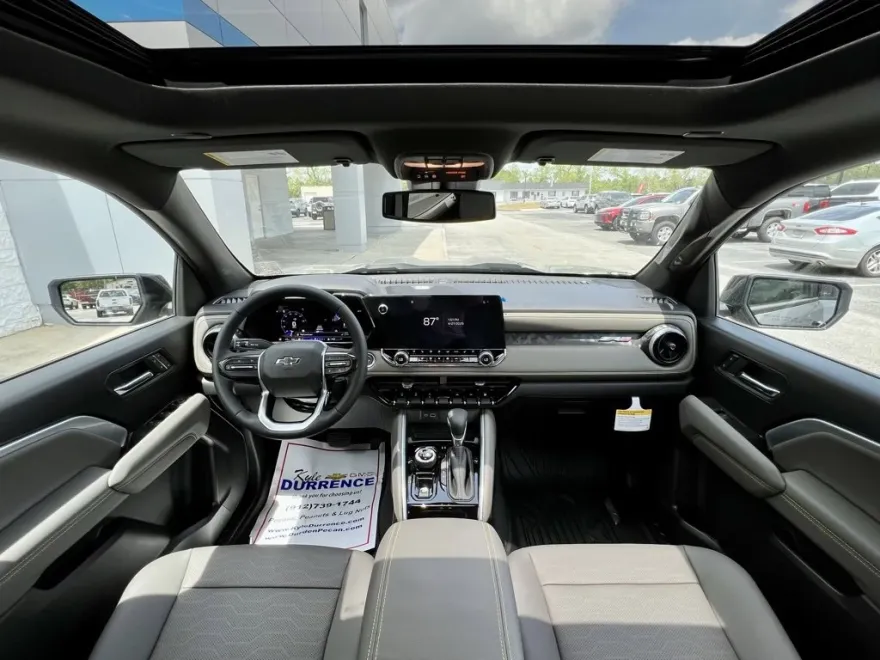 2025 Chevrolet Colorado ZR2 photo 2