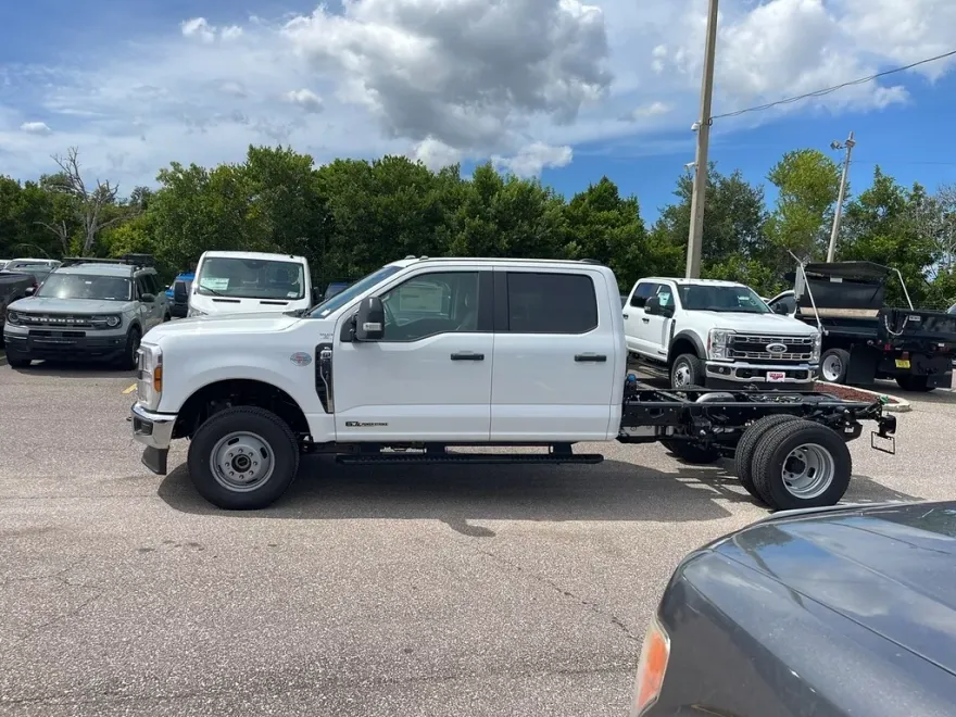 2026 Ford F-350 XL photo 1