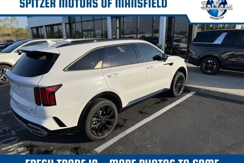 2023 Kia Sorento SX Prestige photo 1