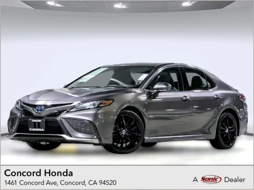 2021 Toyota Camry Hybrid XSE photo 1