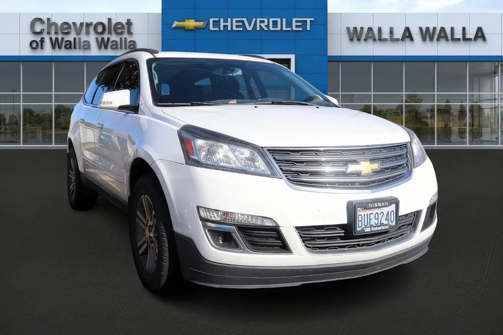 2017 Chevrolet Traverse 1LT photo 1