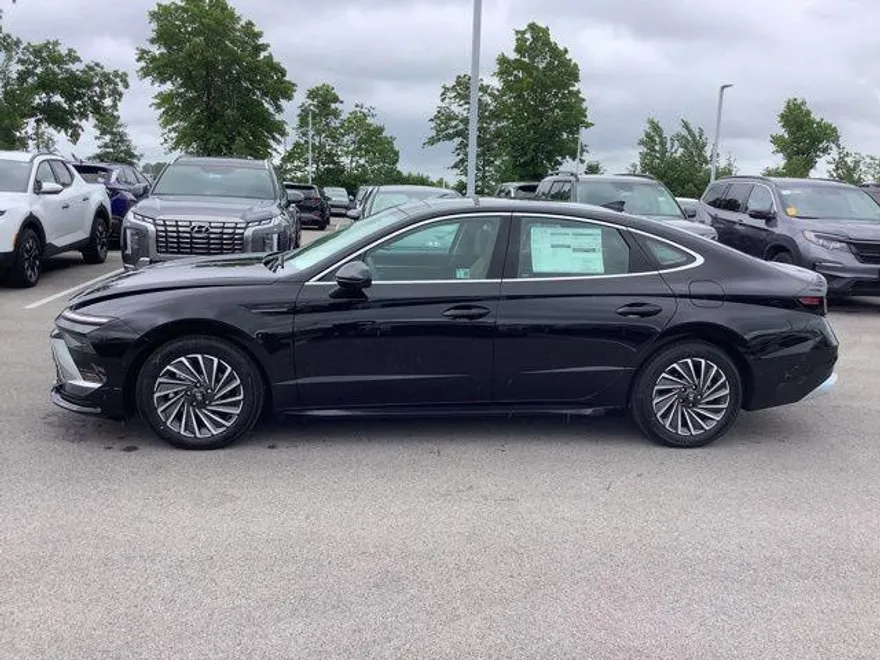 2025 Hyundai Sonata Hybrid Limited photo 1