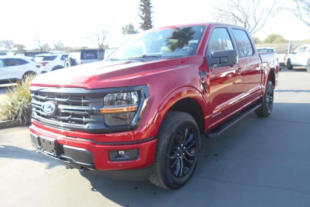 2025 Ford F-150 XLT photo 1