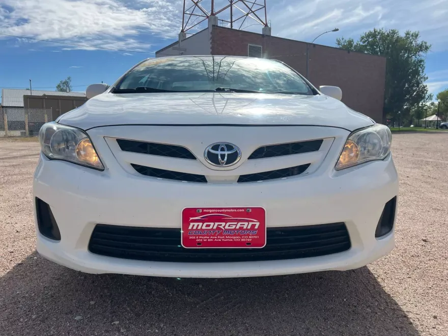 2012 Toyota Corolla LE photo 1