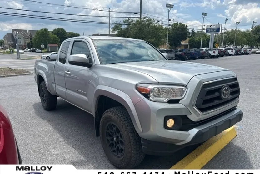 2022 Toyota Tacoma SR5 photo 1