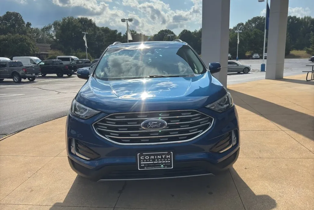 2020 Ford Edge SEL photo 1