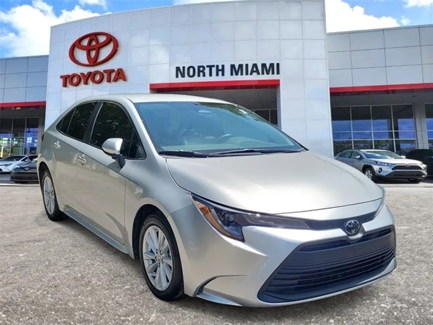 2024 Toyota Corolla LE photo 1