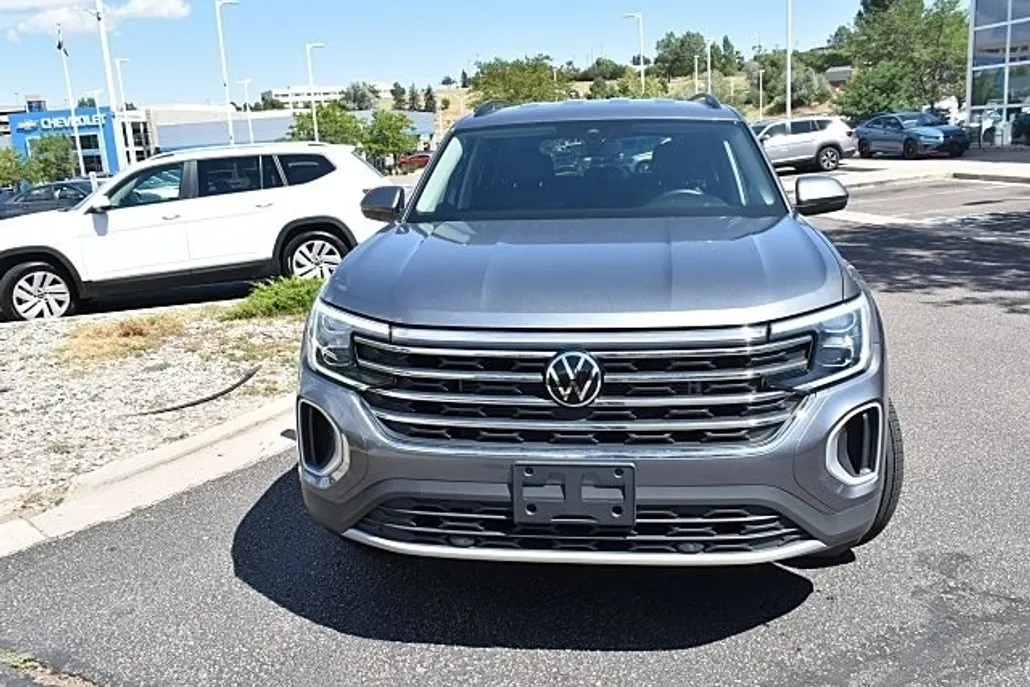 2025 Volkswagen Atlas SE photo 1