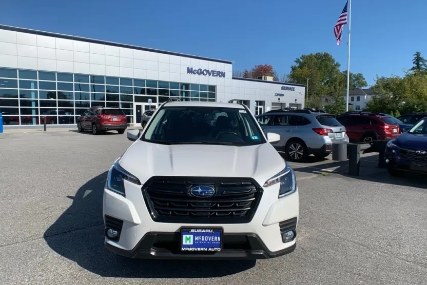 2023 Subaru Forester Premium photo 1