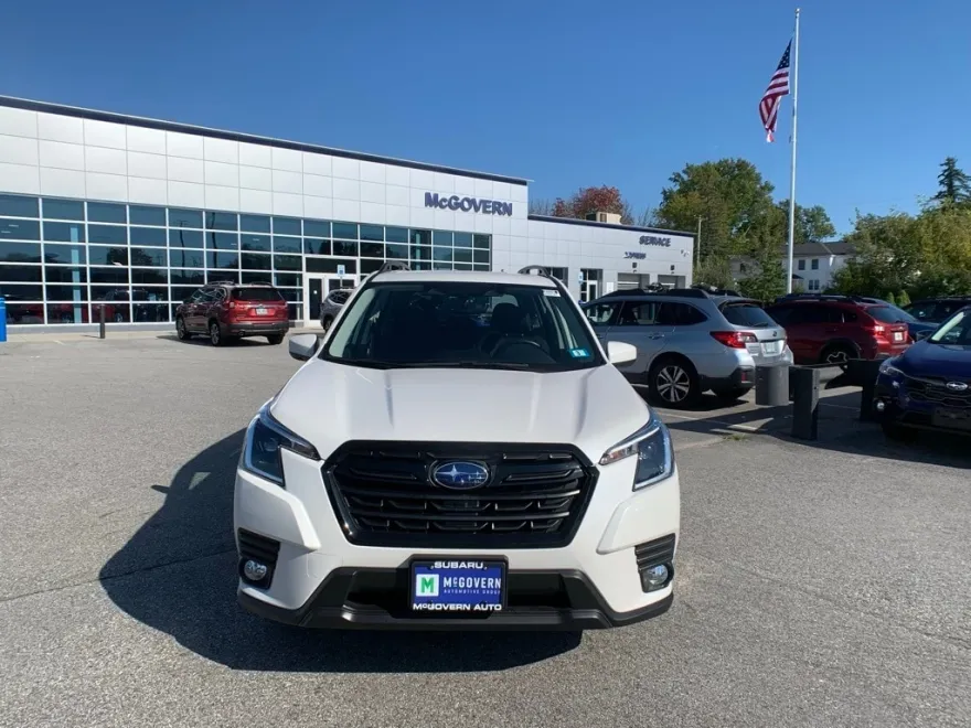 2023 Subaru Forester Premium photo 1