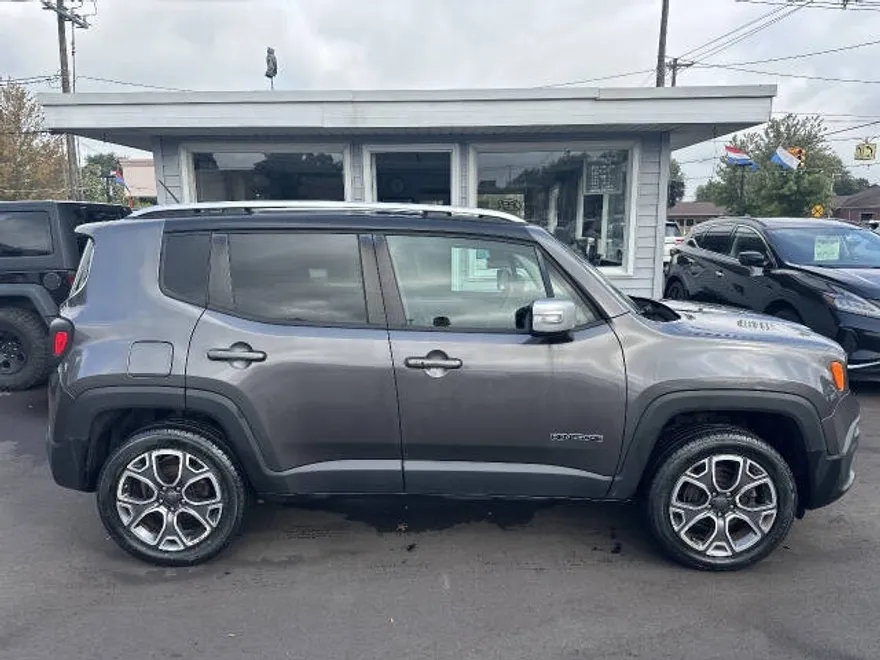 2016 Jeep Renegade Limited photo 1