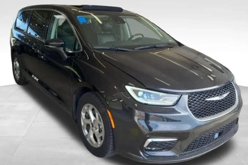 2024 Chrysler Pacifica Limited photo 1