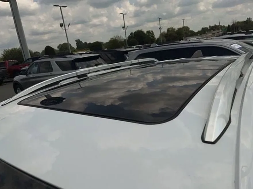 2019 Chevrolet Equinox LT photo 1