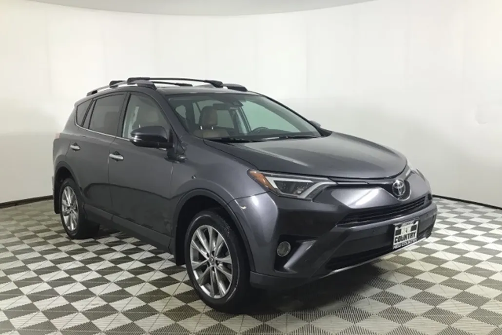 2017 Toyota RAV4 Limited SE Platinum photo 1
