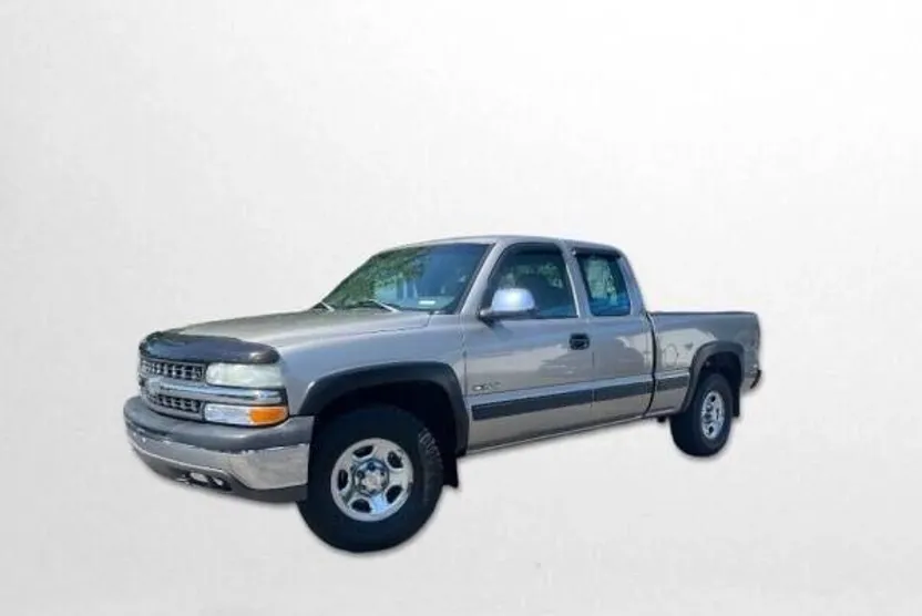 2002 Chevrolet Silverado 1500 LS photo 1