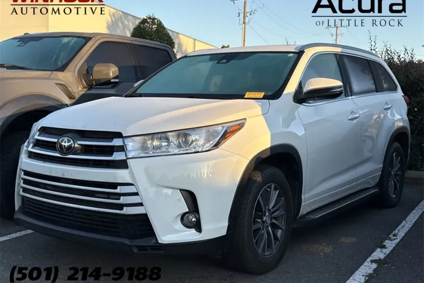 2017 Toyota Highlander XLE photo 1