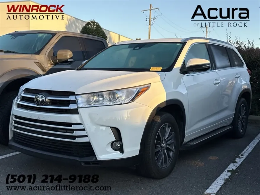 2017 Toyota Highlander XLE photo 1