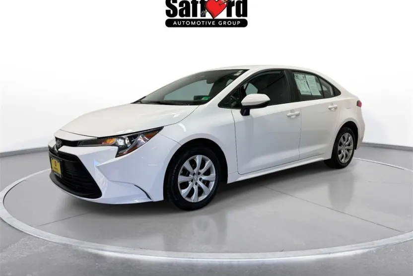 2023 Toyota Corolla LE photo 1
