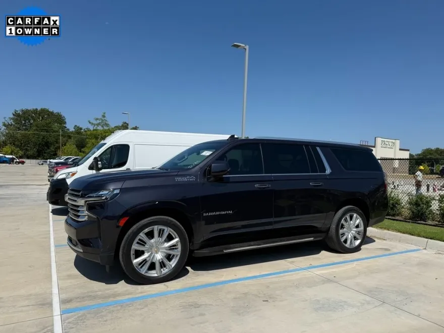 2023 Chevrolet Suburban High Country photo 1
