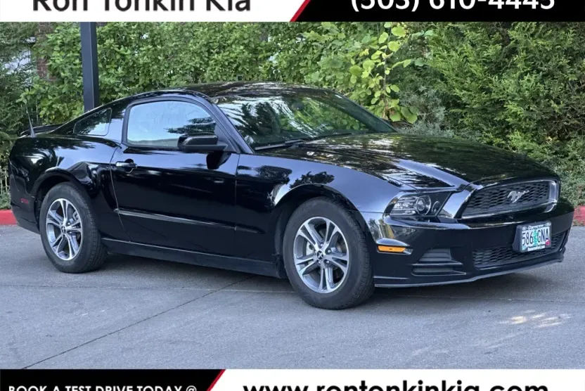 2014 Ford Mustang V6 Premium photo 1