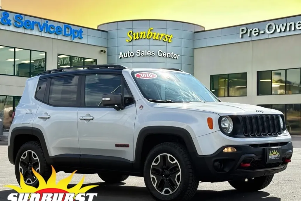 2016 Jeep Renegade Trailhawk photo 1